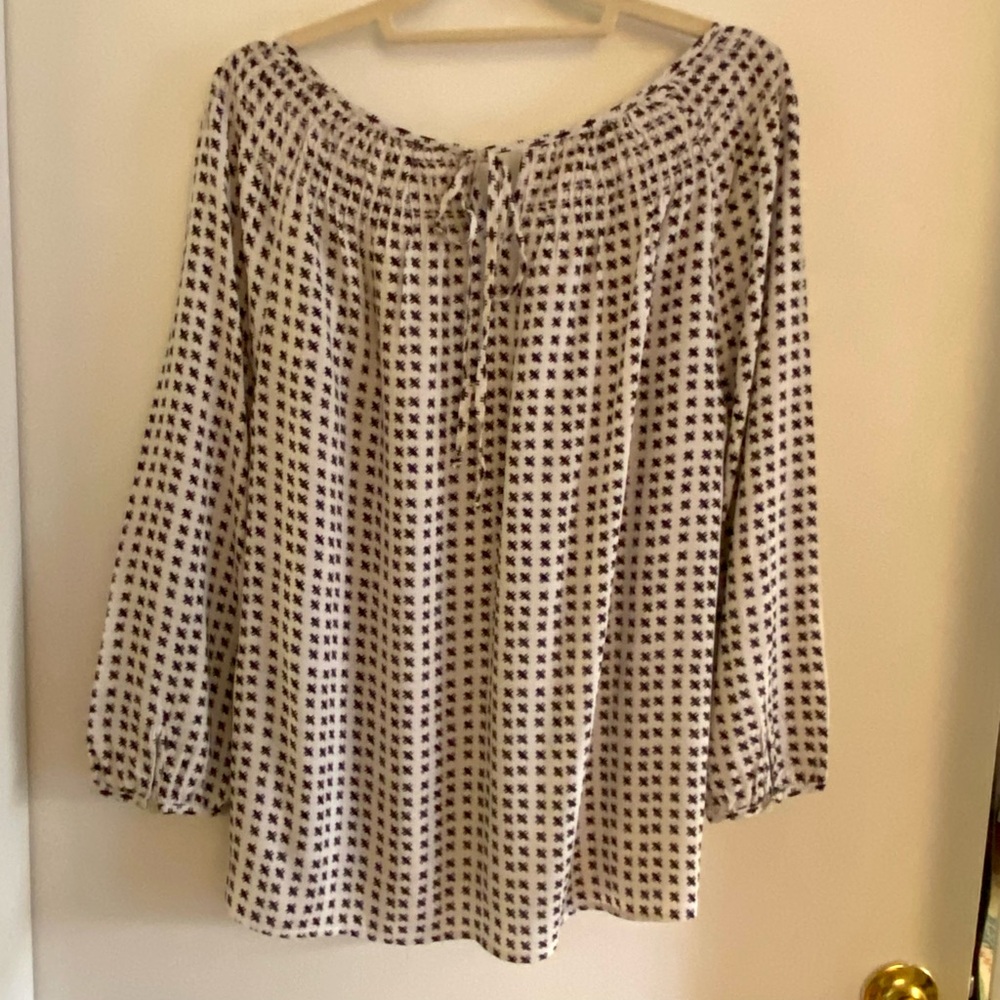 Velvet by Graham & Spencer Black and White blouse. Size M. - Picture 4 of 6